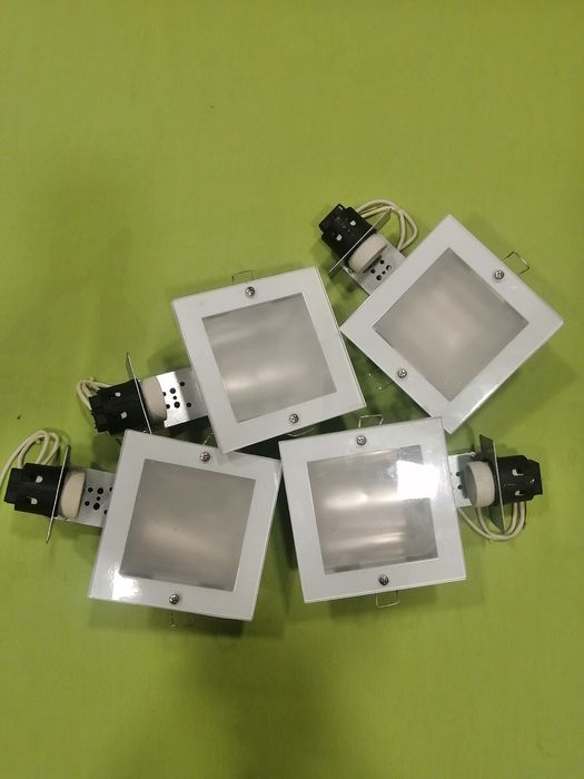 4 Focos  de encastrar para teto falso