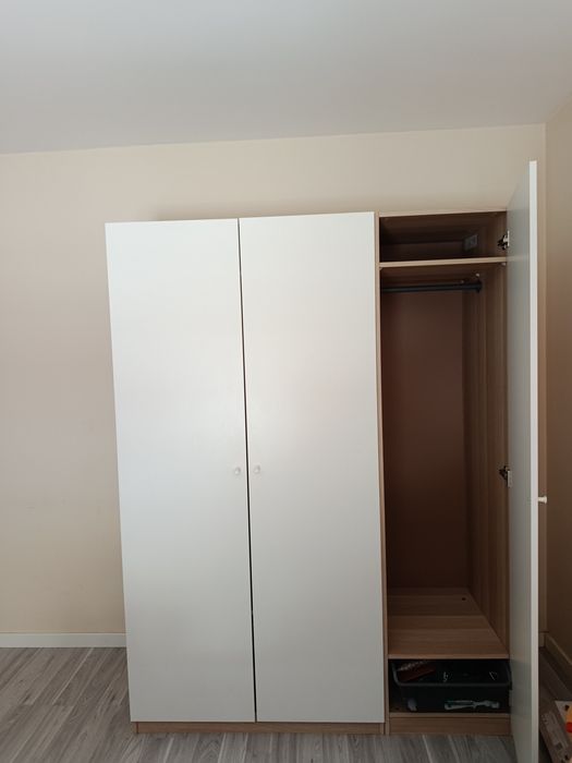 Roupeiros Ikea Branco com Carvalho