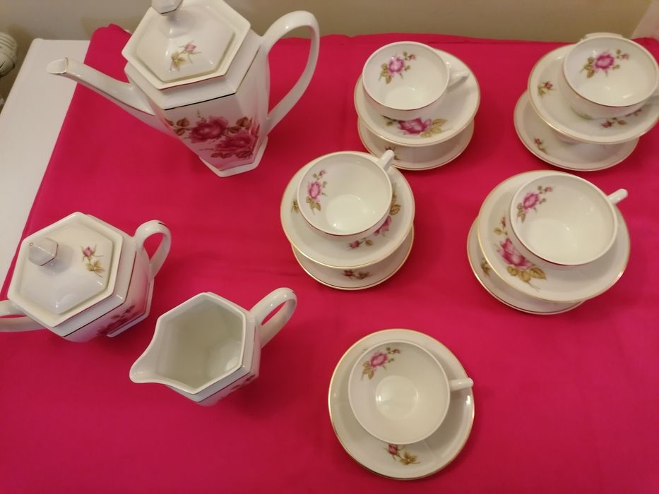 Serviço de chá em porcelana completo  Coimbra