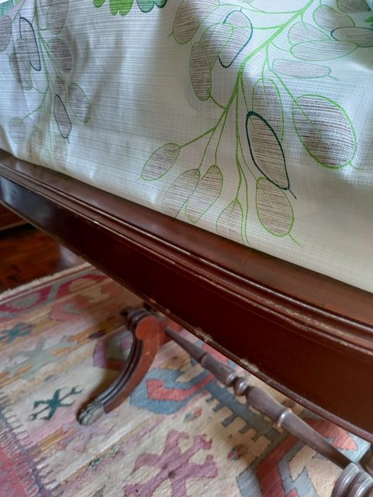 Mesa de sala com cadeiras