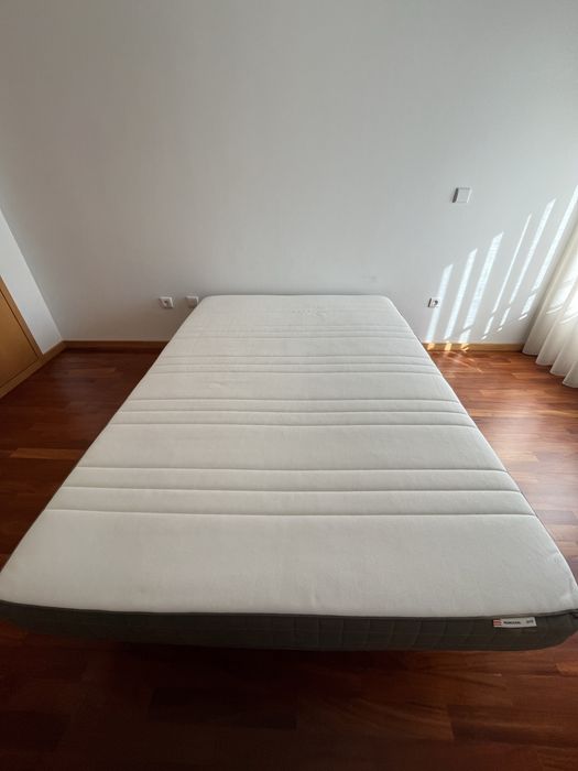 Cama + estrado 140x200
