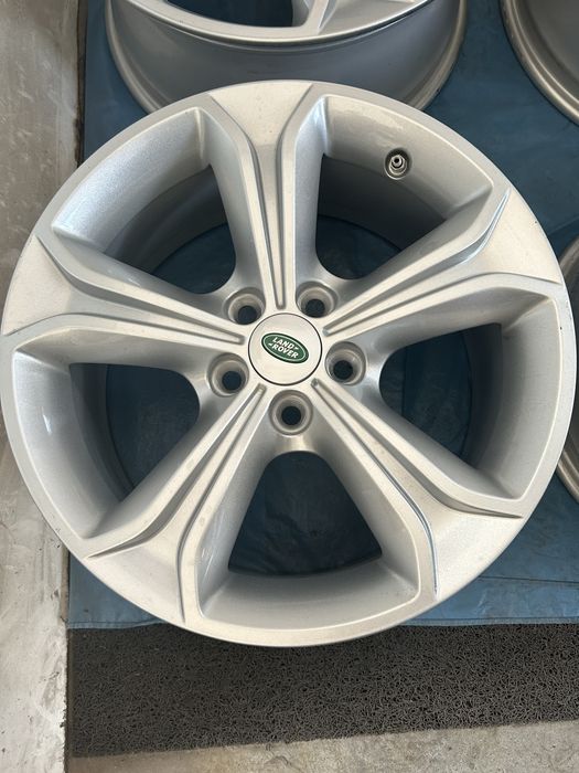 445 Felgi LAND ROVER R 17 5x108 otwór 63,3 NOWE
