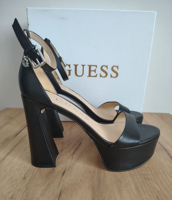 Sandałki skórzane Guess Idas r.38
