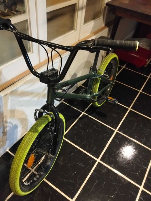 Vendo bicicleta completamente nova