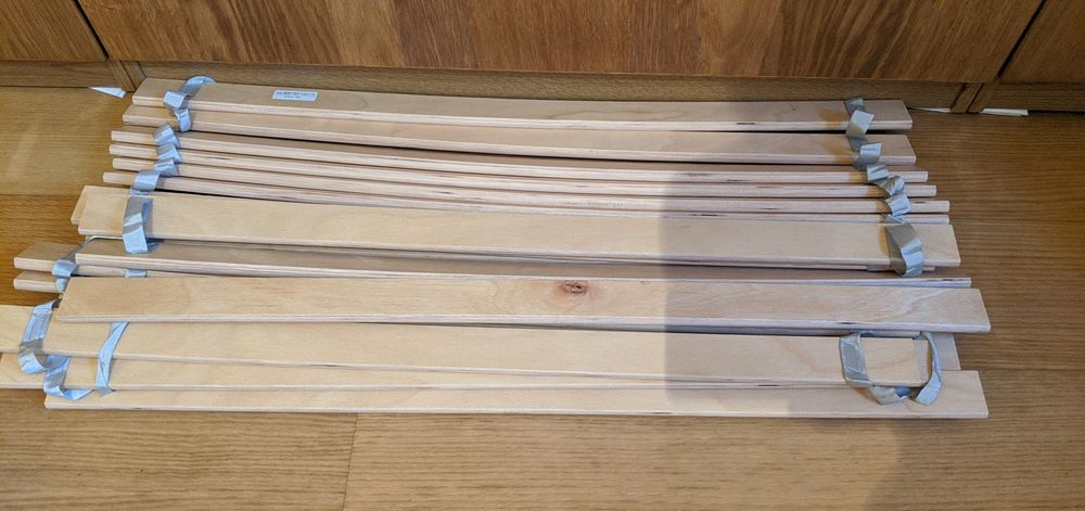 Estrado Luroy IKEA 90x200 .