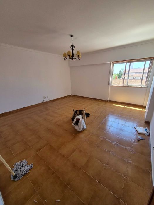 Quarto para arrendar (Agualva - Cacem)
