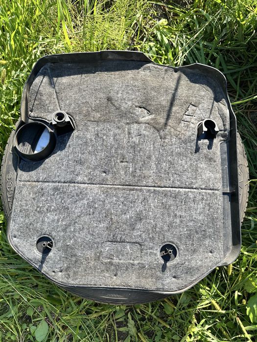 Кришка двигуна BMW F30-31 2017 р