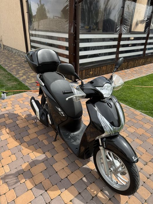 Продам скутер Honda SH 150