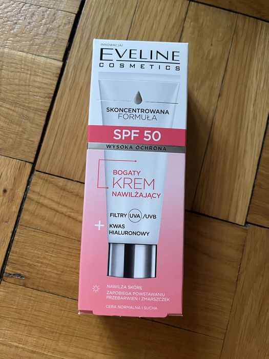 Eveline krem SPF 50 bogaty krem nawilżający nowy