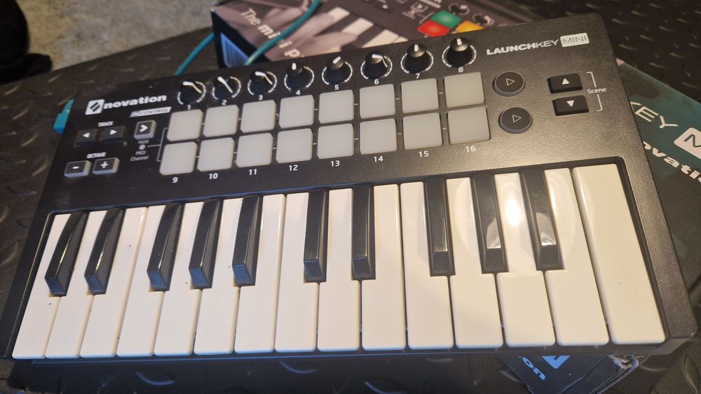 Kontroler LaunchKey Mini Novation MK2
