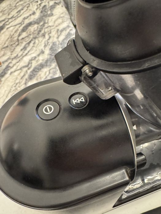 Соковитискач шнековий Philips Viva Collection HR1889/70