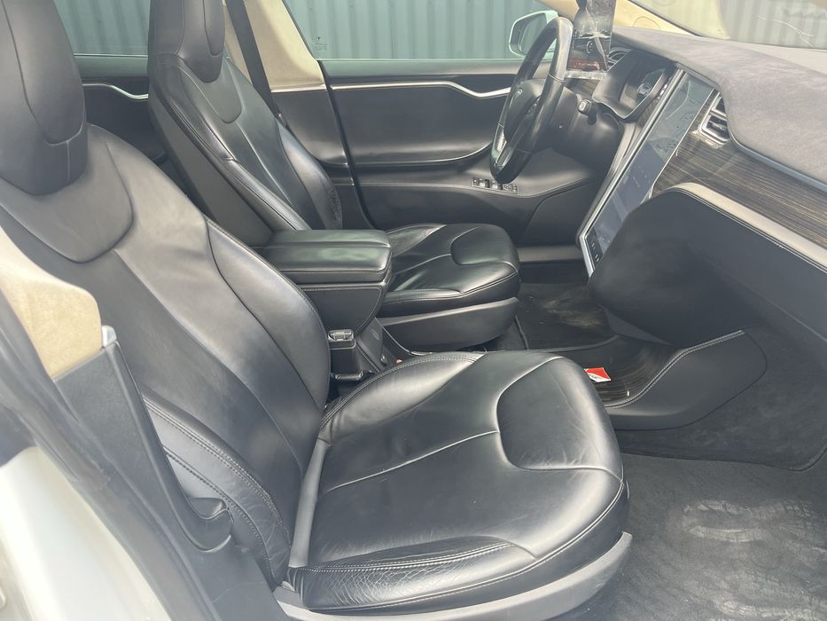 Tesla S 85 квт полный привод пневма