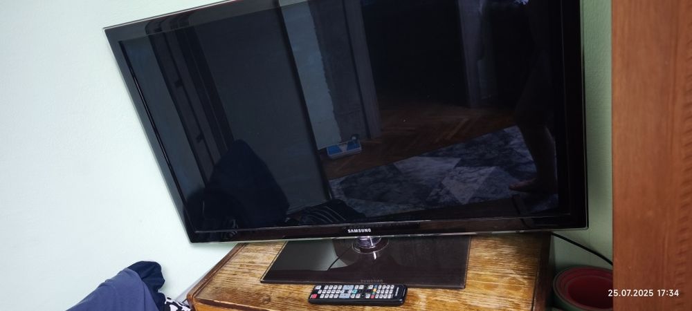 Телевизор Самсунг 40" марки UE 40D 5500