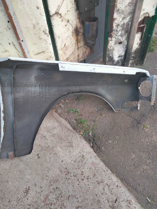 Крило для Волга 24