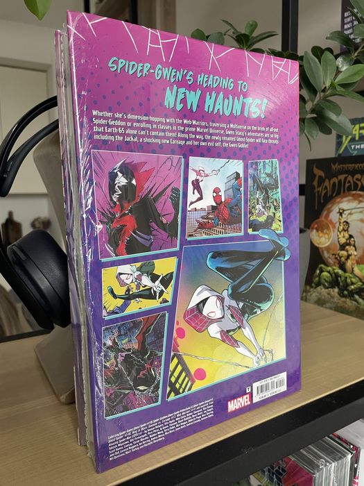 Комікс. Spider-Gwen Ghost Spider Omnibus