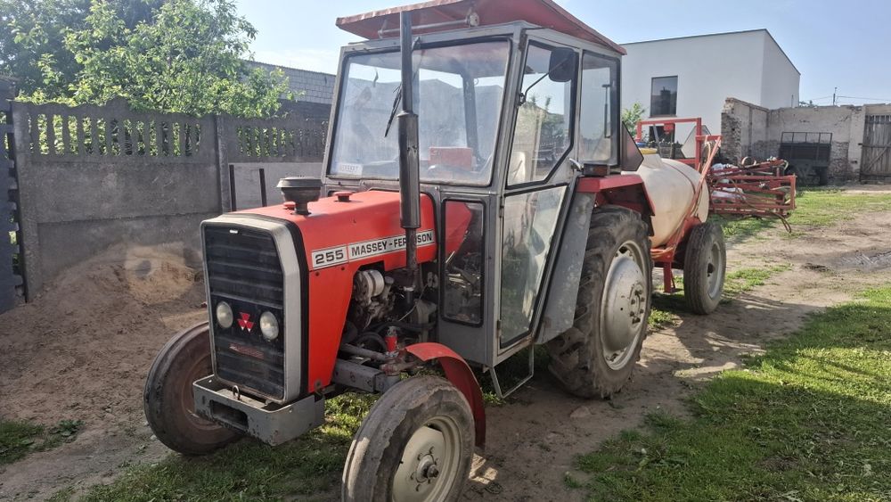 Massey Ferguson 255