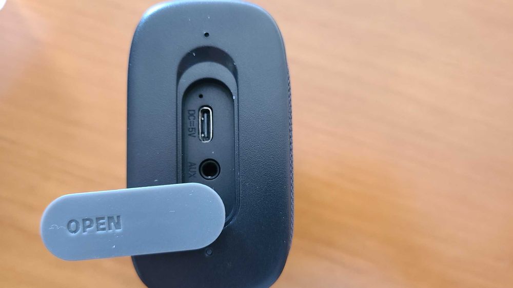 Coluna á prova de água IPX7