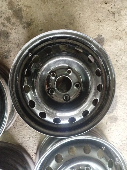 Диски оригінальні стальні 5*114.3 r15