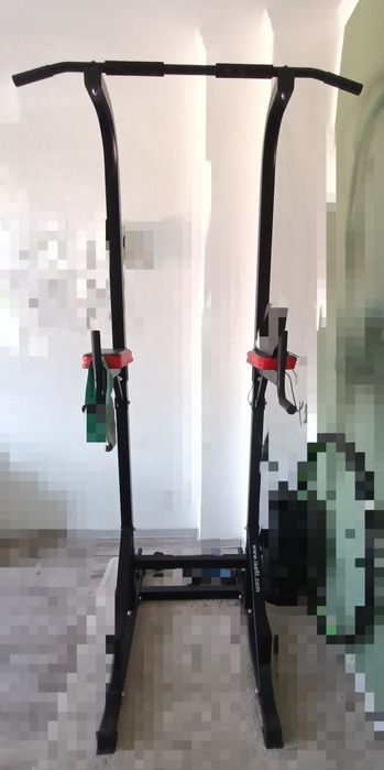 Wolnostojąca poręcz do podciągania i do dipów