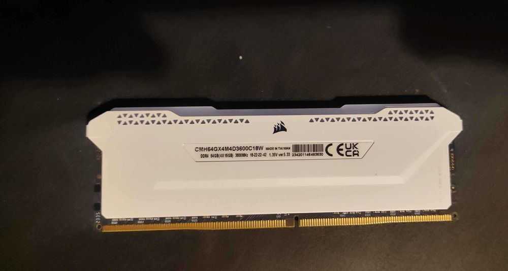 64gb RAM (4x16) DDR4 CL18 3600 MHz Corsair Vengeance RGB PRO SL