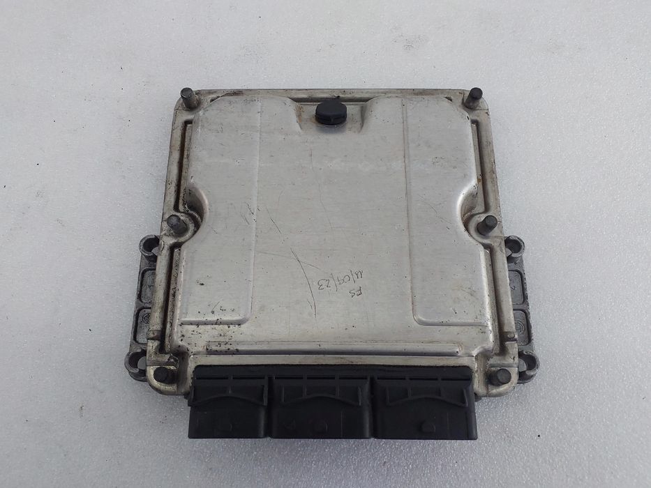 Centralina motor / ECU OPEL Vivaro A Combi (X83)