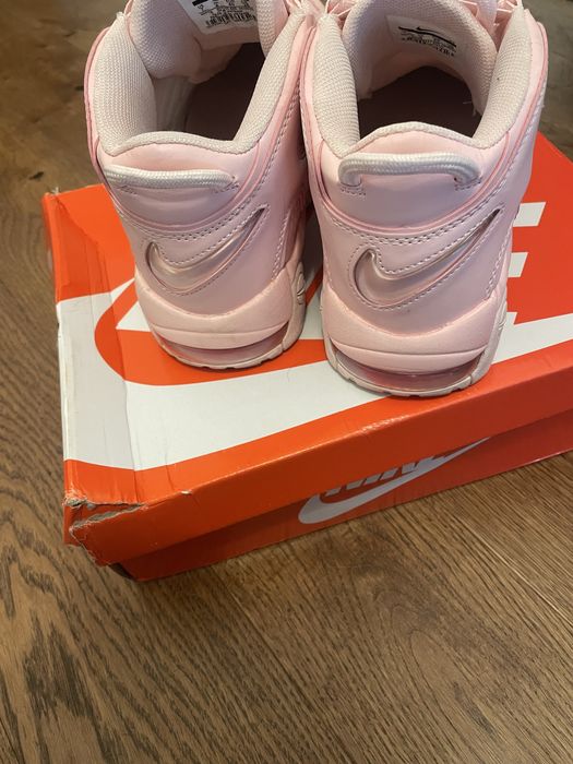 Buty różowe nike uptempo