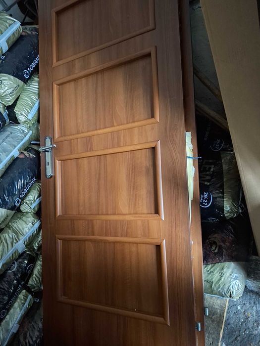 Drzwi pokojowe 80 z szybami i bez  prawe i lewe