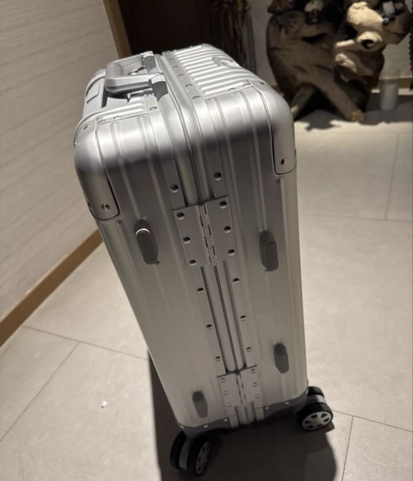 Vendo mala de cabine. Usada uma vez. Como nova, super leve e versátil