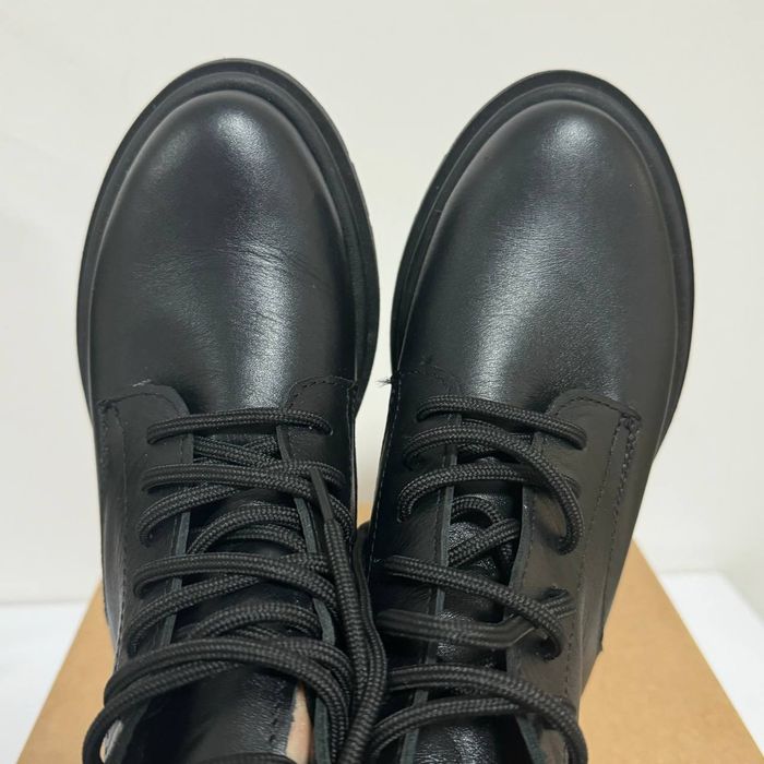 шкіряні ботинки зимові 36 розмір жіночі