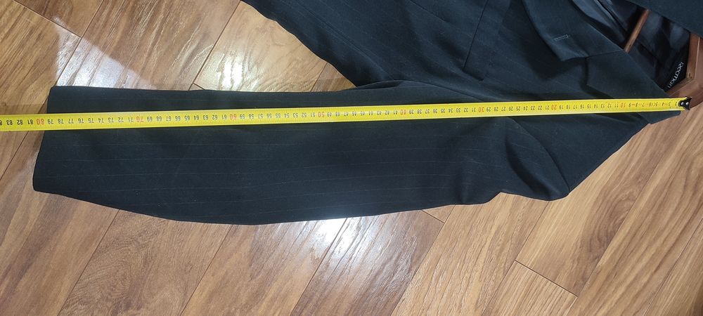 Modny garnitur Recman rozm L-Xl. Wzrost  182 cm obwód pasa  92 .