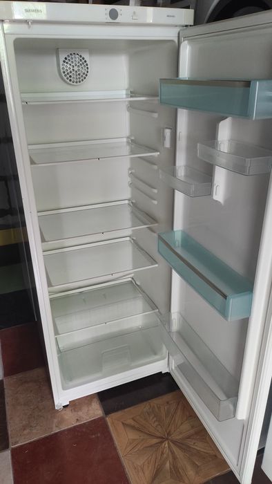 Холодильник . Холодильник.