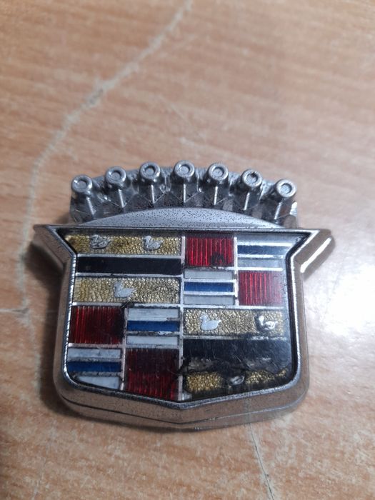 Cadillac stary  emblemat znaczek