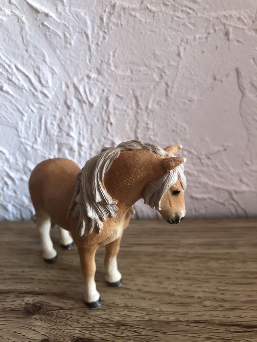 Kucyk koń schleich