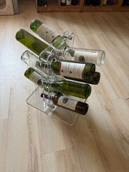Designerski stojak na wino Bacchus Mini – Akryl / Plexi