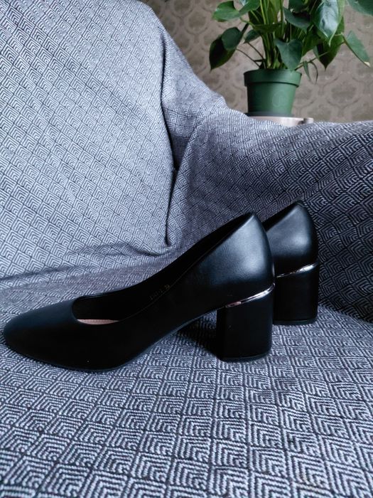 Жіночі туфлі 39 розмір