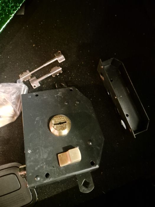 Fechadura esq marca Teicocil 9072