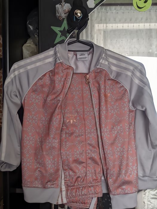Костюм для девочки фирмы adidas