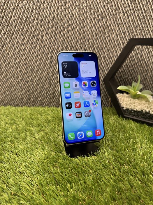 iPhone 15 Pro Max 256Gb АКБ 91% Neverlock  White Titanium