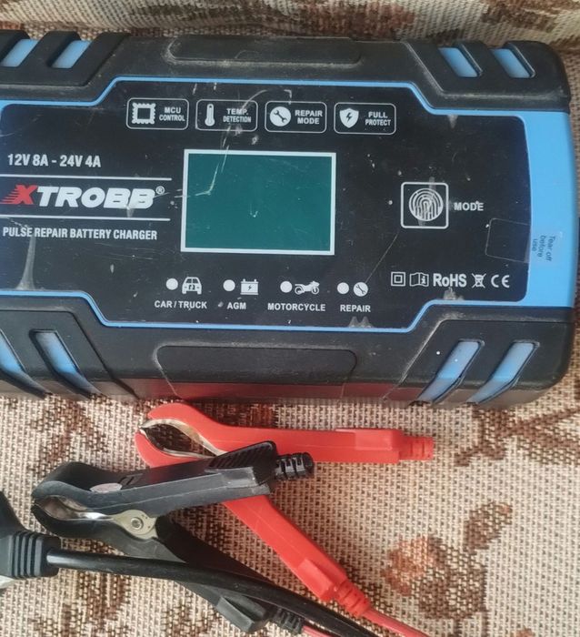 Зарядний пристрій для АКБ