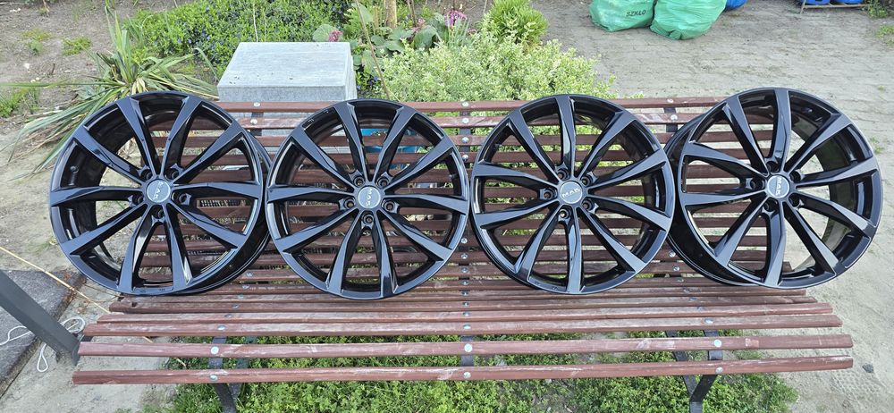 Felgi Renault Rgand Scenic IV 4 5x114.3 R20 ET33 66.1