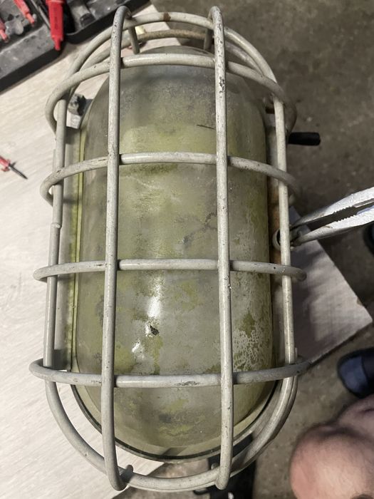 Lampa z schronu niemieckiego