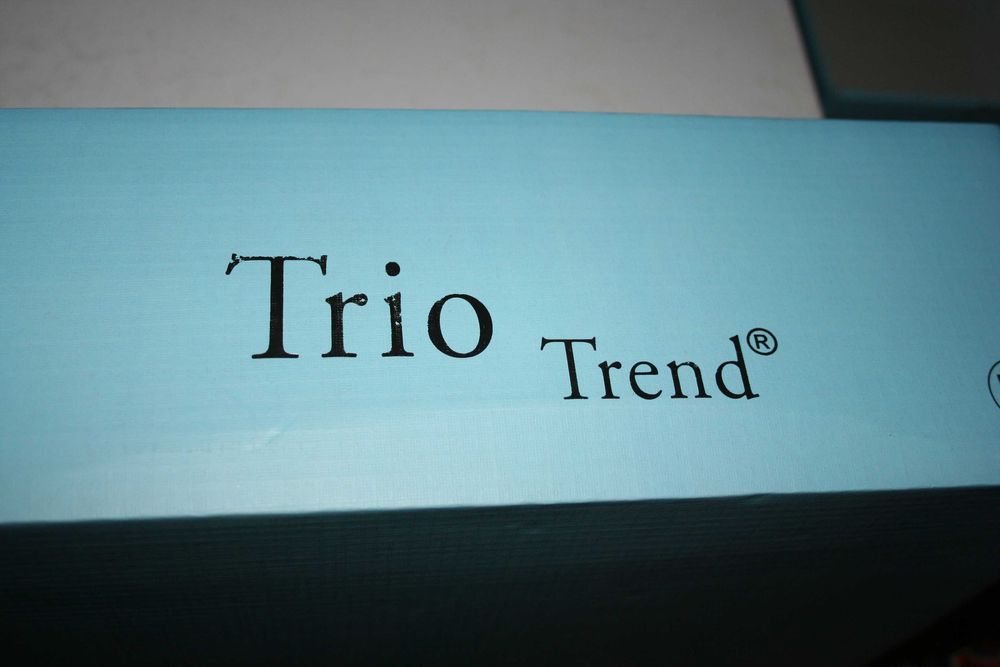 Кроссовки бежевые 38 размер