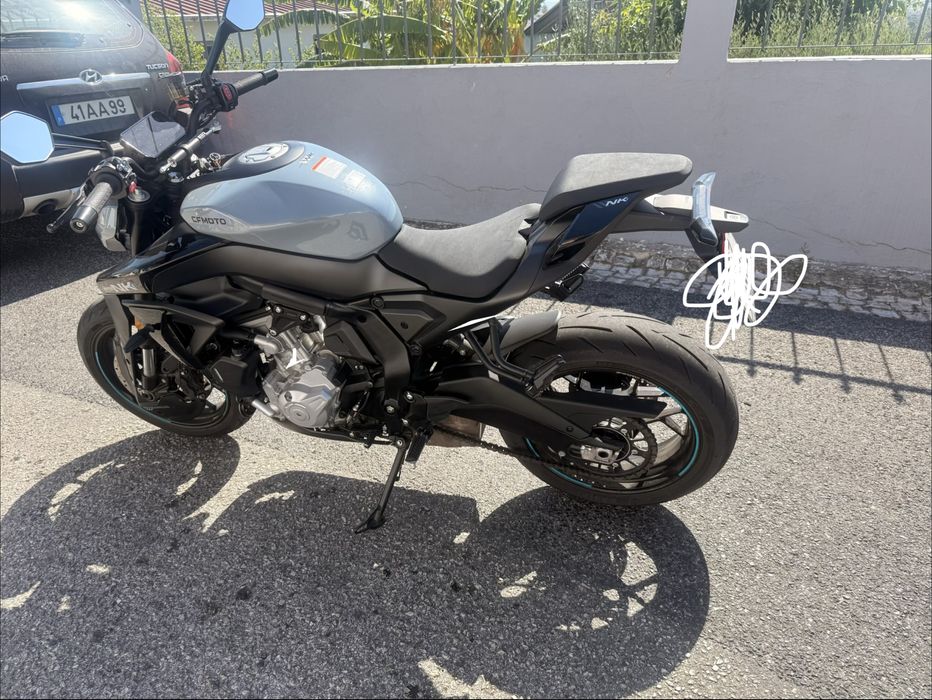 CF Moto 675 NK.