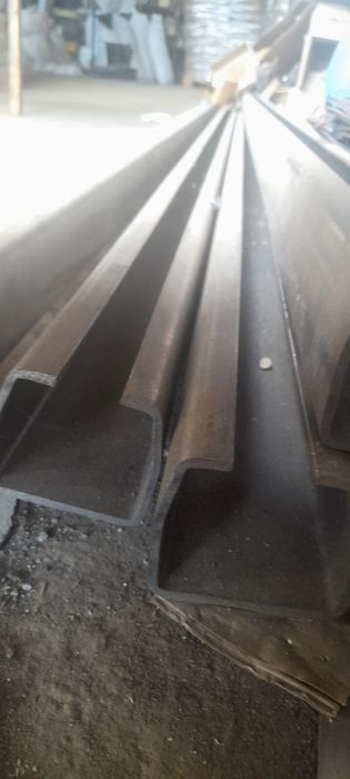 Направляюча на відкатні ворота, комплект рейка, ролики обмежувачі