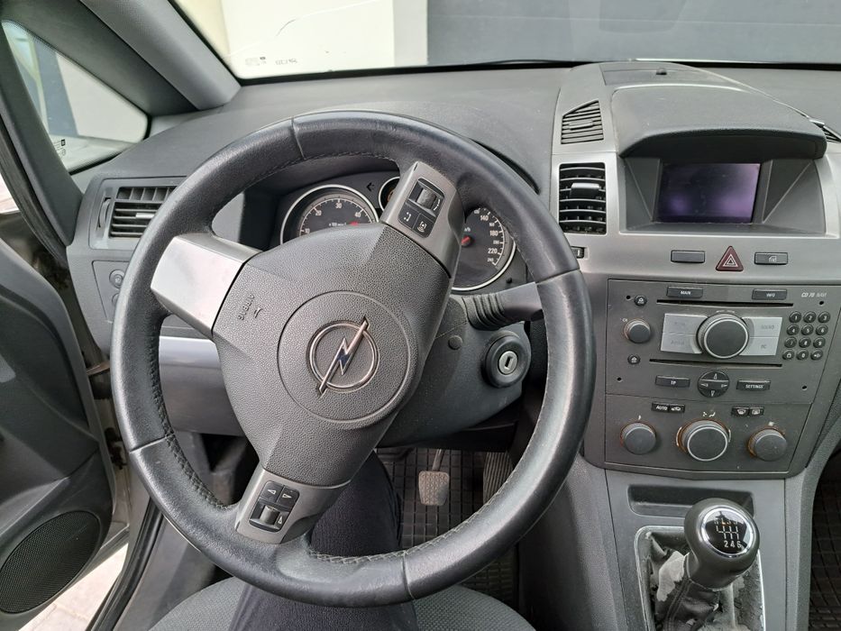Opel zafira 1.9.CDTi