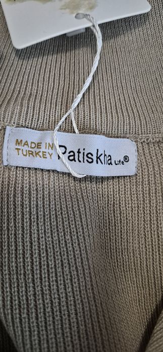 Коротенька кофтинка, гарної якості