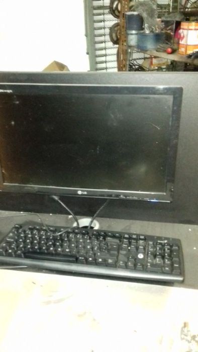 Computador com secretária