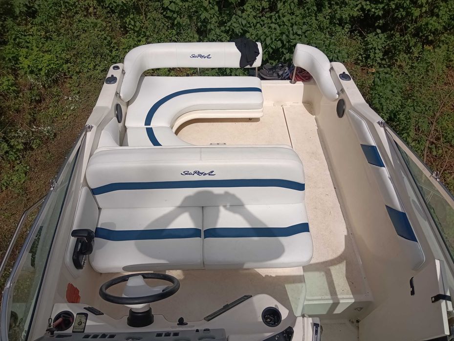 Jacht motorowy motorówka Sea Ray Sundancer 230 V8 5,0 Mercruiser Alpha