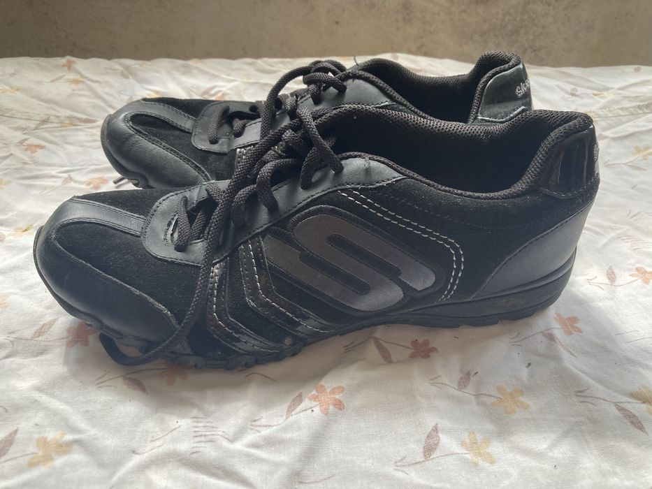 Ténis Sketchers pretos Nº 39