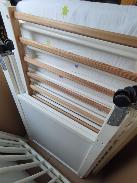 Oddam łóżeczko na kółkach